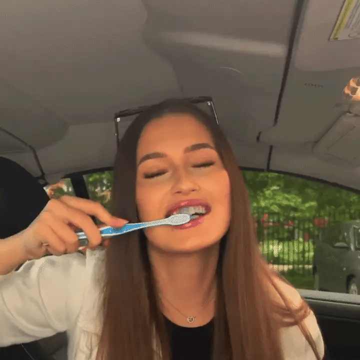 Lumēna™ V34 - Ένα αστραφτερό χαμόγελο σε λίγα δευτερόλεπτα.